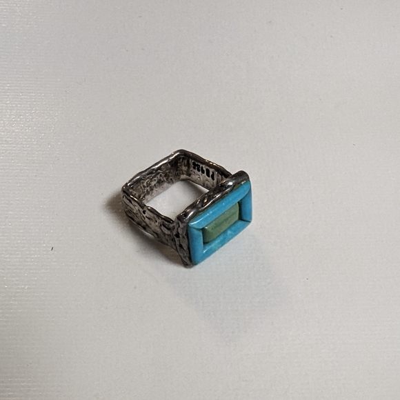 Turquoise and silver ring - Picture 2 of 5